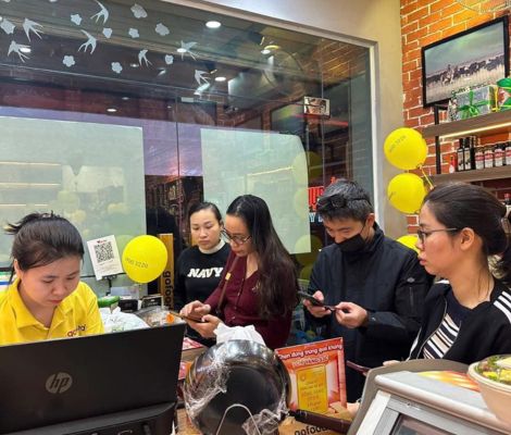 Cửa hàng Gofood đông vui như trẩy hội!